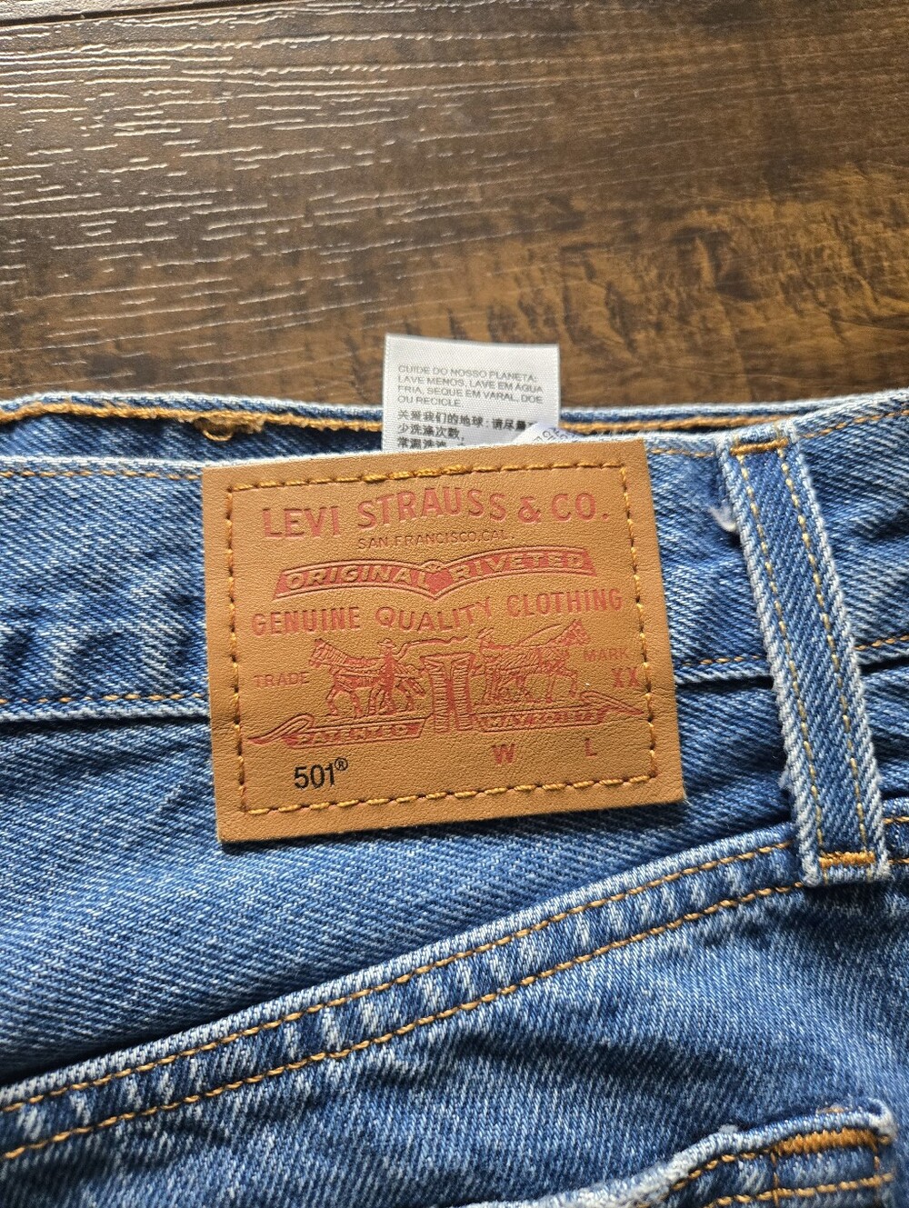 NEW Levi's 501 Classic High Rise Shorts With Button Fly - Picture 6 of 9